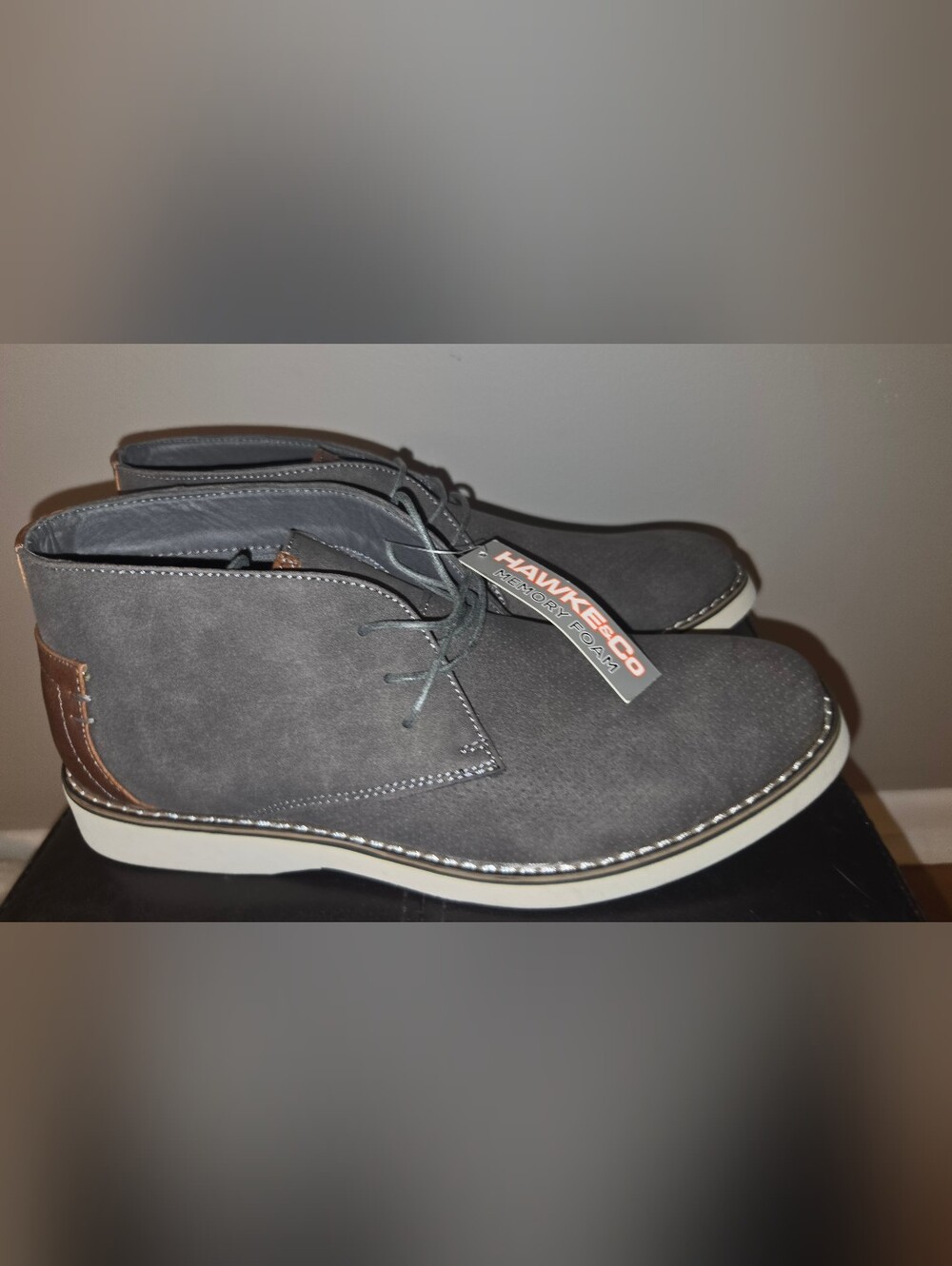 NWT Hawke & Co. "Camino" memory foam chukka boot Size 8.5 Mens